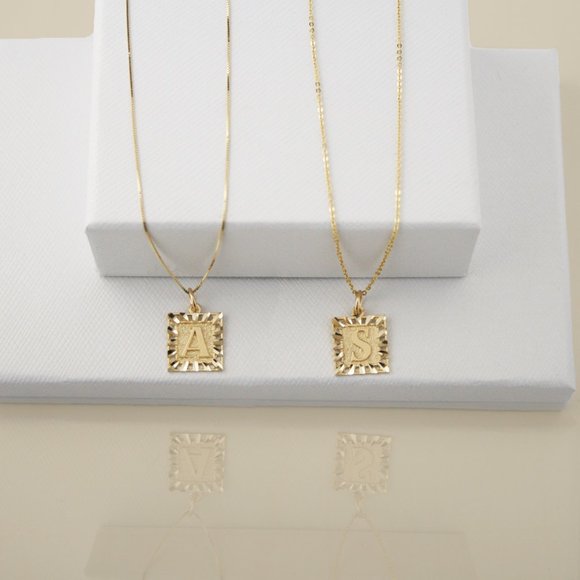 10k Solid Gold İnitial Pendant Necklace Genuine Real Gold Personalization Charm - Picture 4 of 5